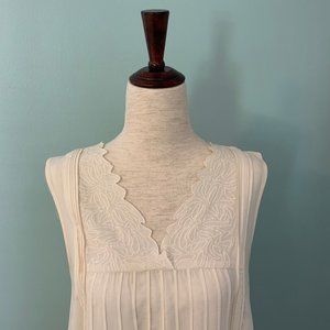 Forever 21 Floral Pintuck Sleeveless Blouse